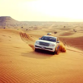 阿拉伯联合酋长国-迪拜沙漠冲沙