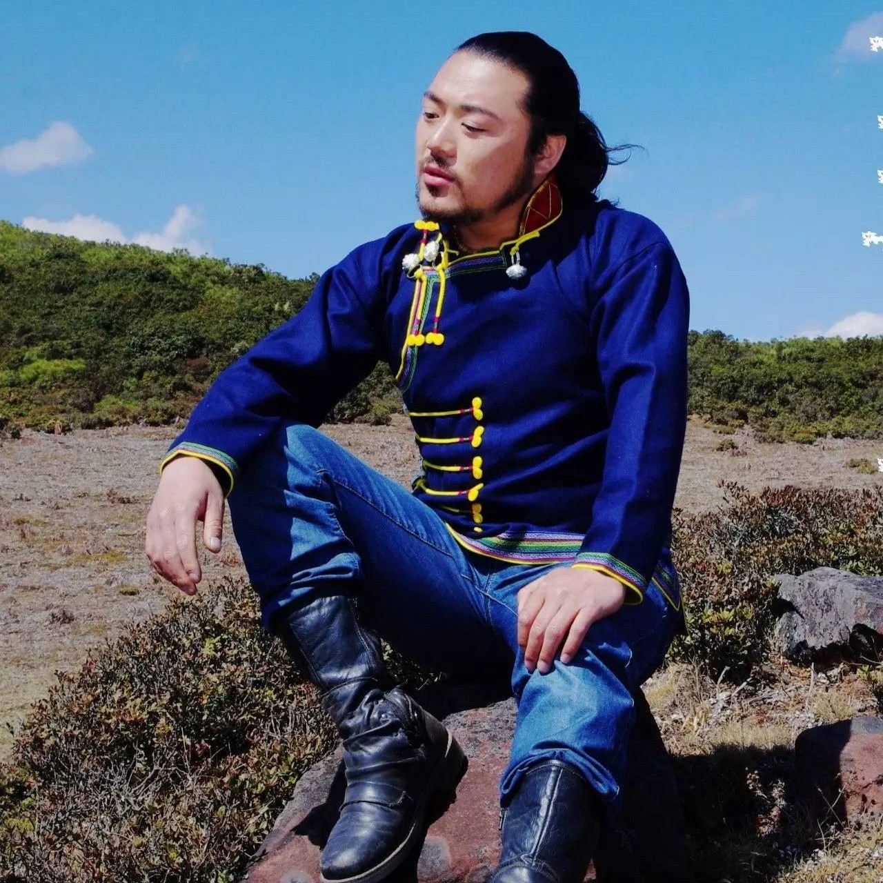 阿勒长青吉他兄弟伴奏