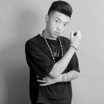 外部播放此歌曲>梦回大唐歌手:黑月黑月 - 梦回大唐作词:七月七作曲